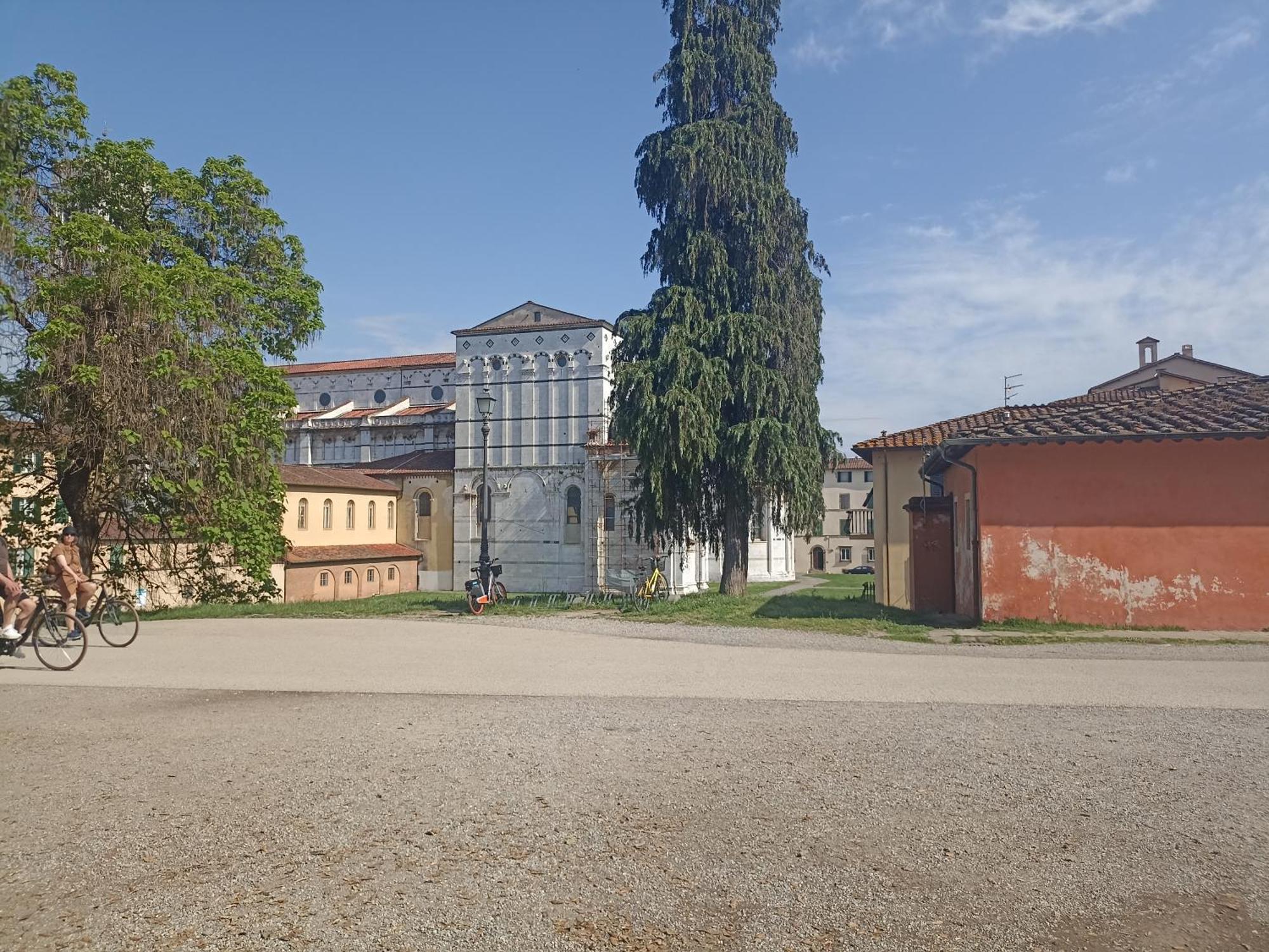 Gem In The City Center Of Lucca With Air Conditioning - Exclusive Ground Floor House Inside The Walls Close To Botanical Garden And Piazza San Martinoヴィラ エクステリア 写真