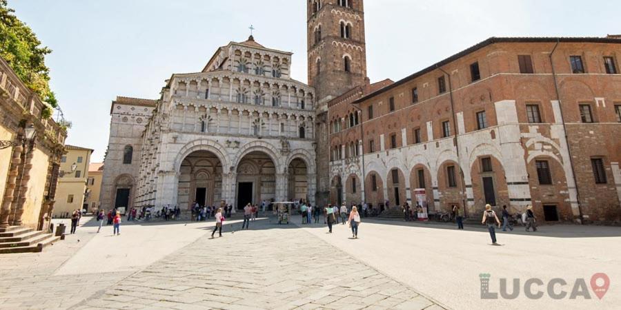 Gem In The City Center Of Lucca With Air Conditioning - Exclusive Ground Floor House Inside The Walls Close To Botanical Garden And Piazza San Martinoヴィラ エクステリア 写真