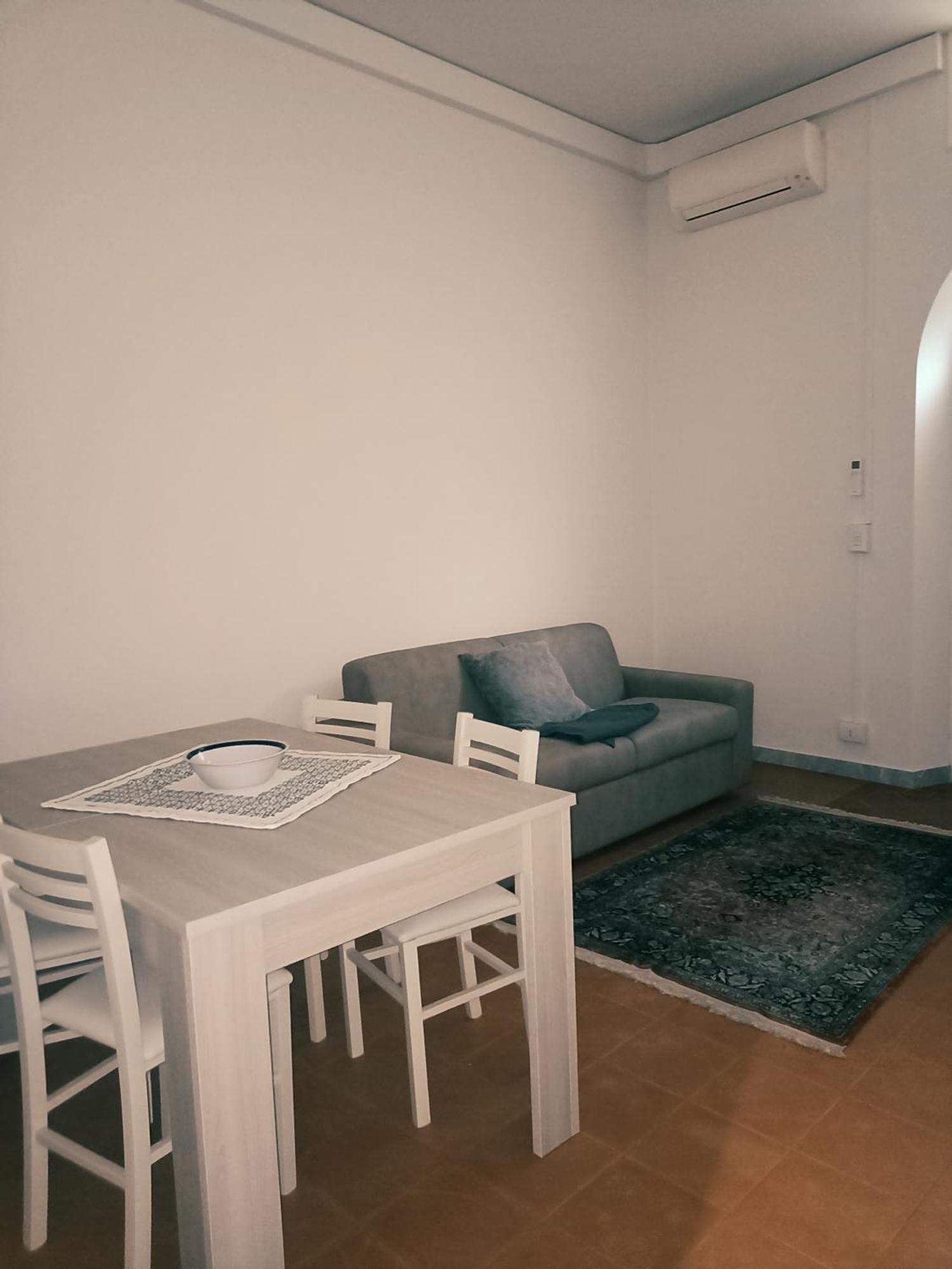 Gem In The City Center Of Lucca With Air Conditioning - Exclusive Ground Floor House Inside The Walls Close To Botanical Garden And Piazza San Martinoヴィラ エクステリア 写真
